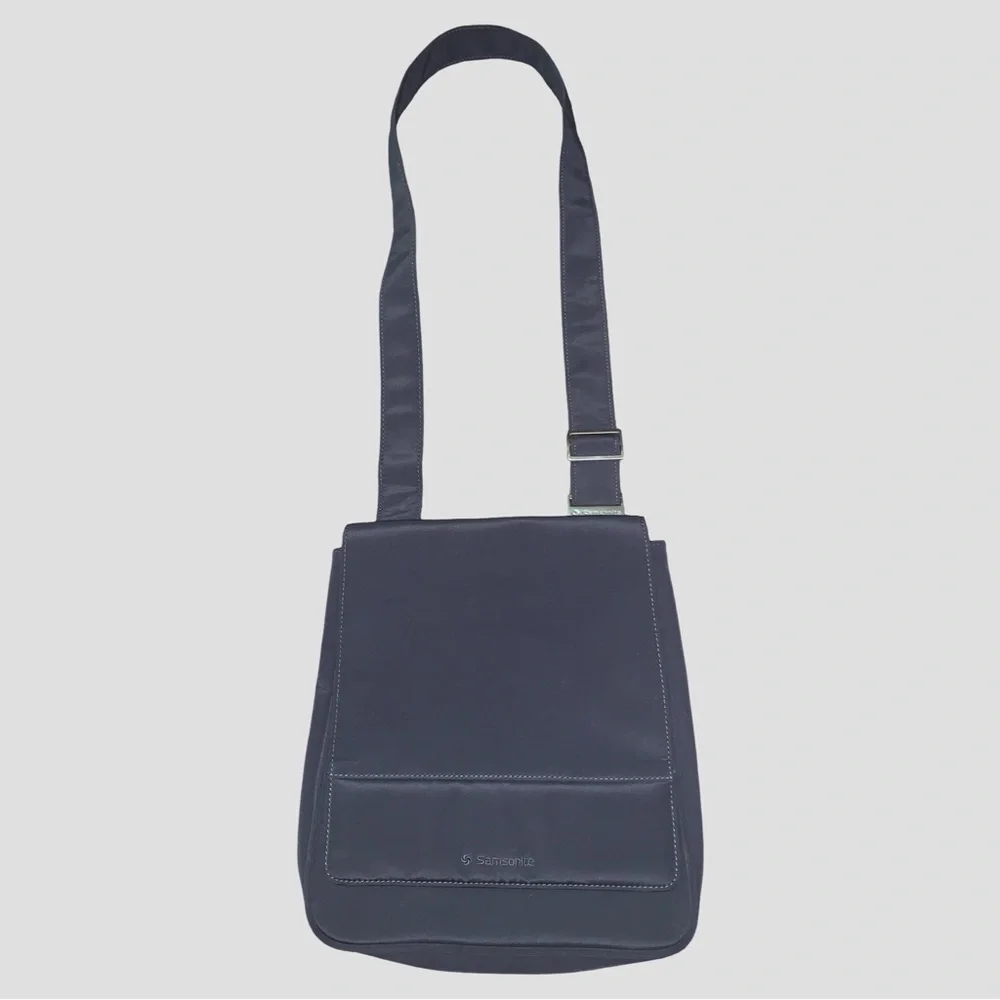 Samsonite Crossbody Travel tablet Nylon Bag Gray With Pockets And Magnetic Snap